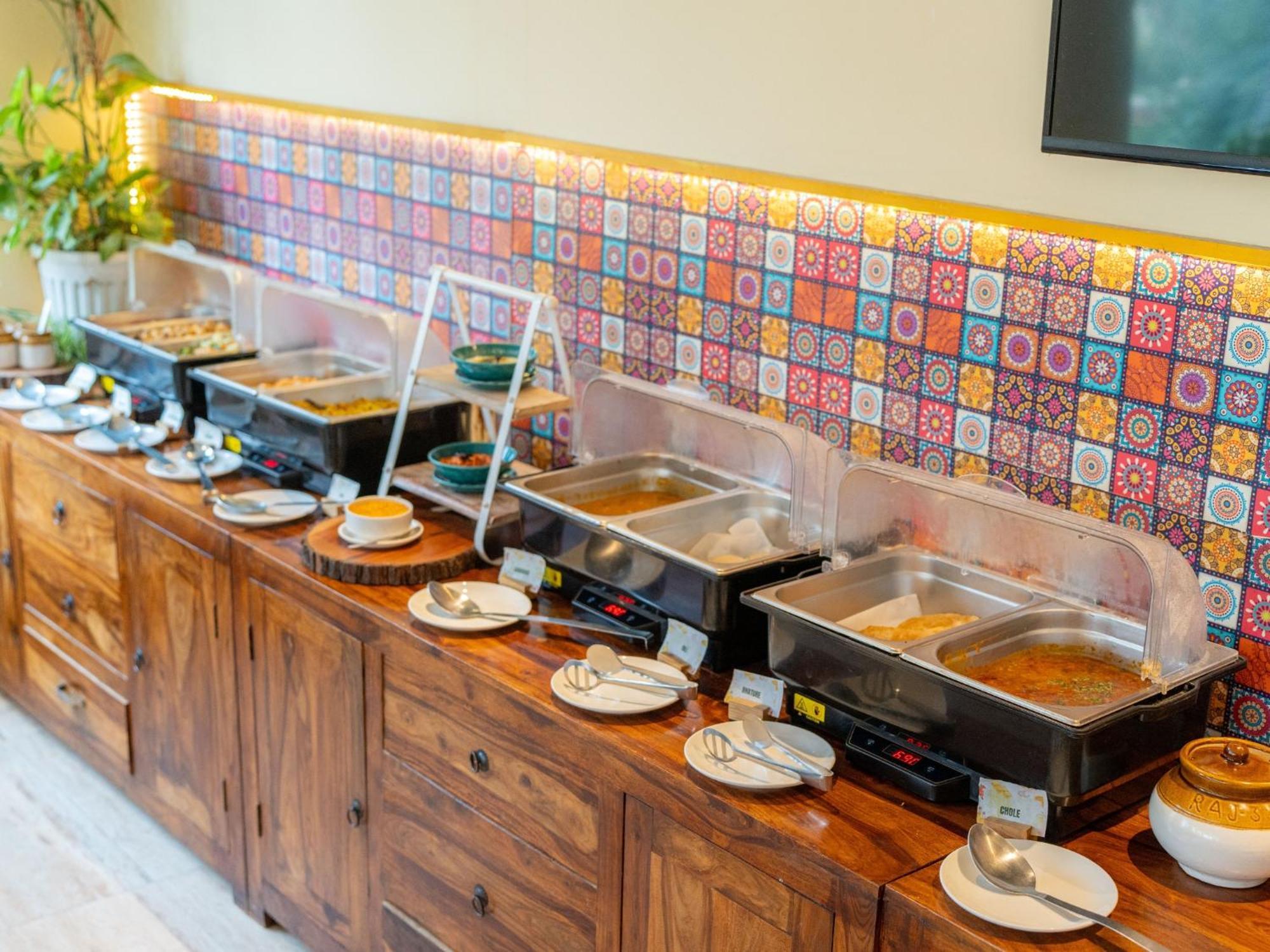 Moustache Rishikesh Luxuria Hostel Εξωτερικό φωτογραφία