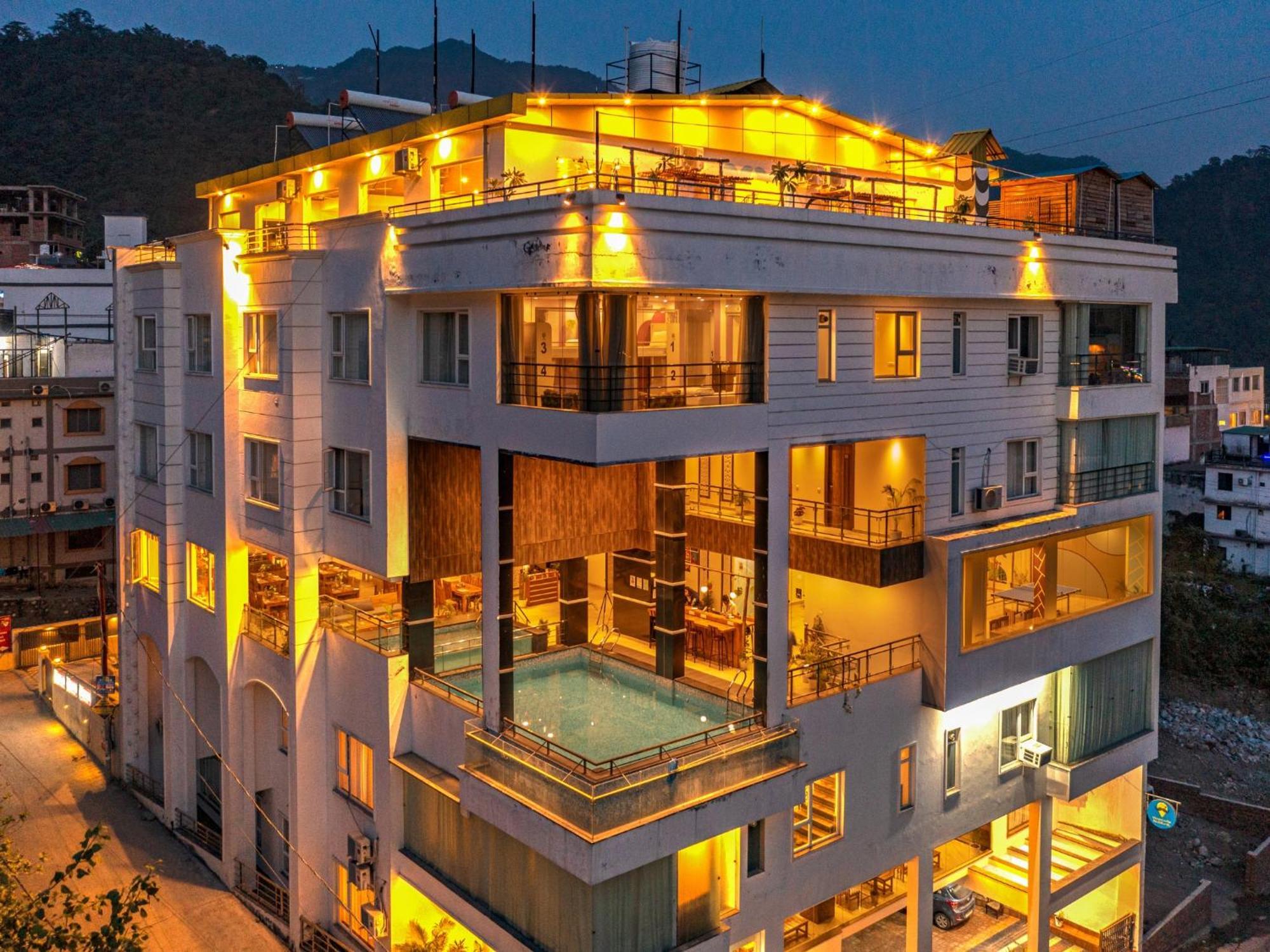 Moustache Rishikesh Luxuria Hostel Εξωτερικό φωτογραφία