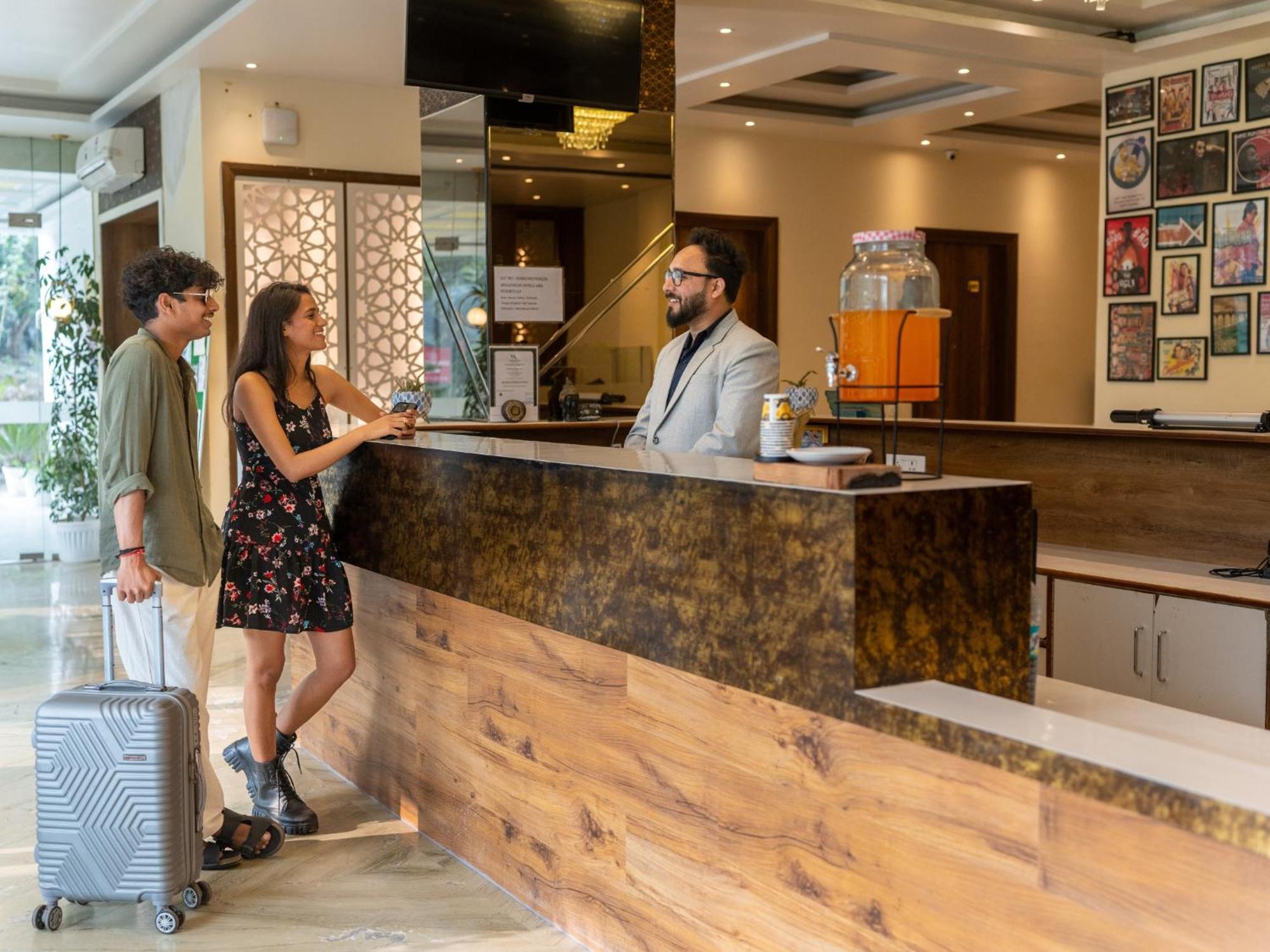 Moustache Rishikesh Luxuria Hostel Εξωτερικό φωτογραφία