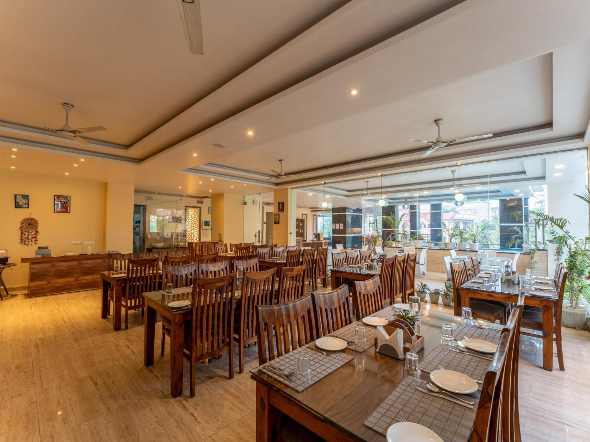 Moustache Rishikesh Luxuria Hostel Εξωτερικό φωτογραφία