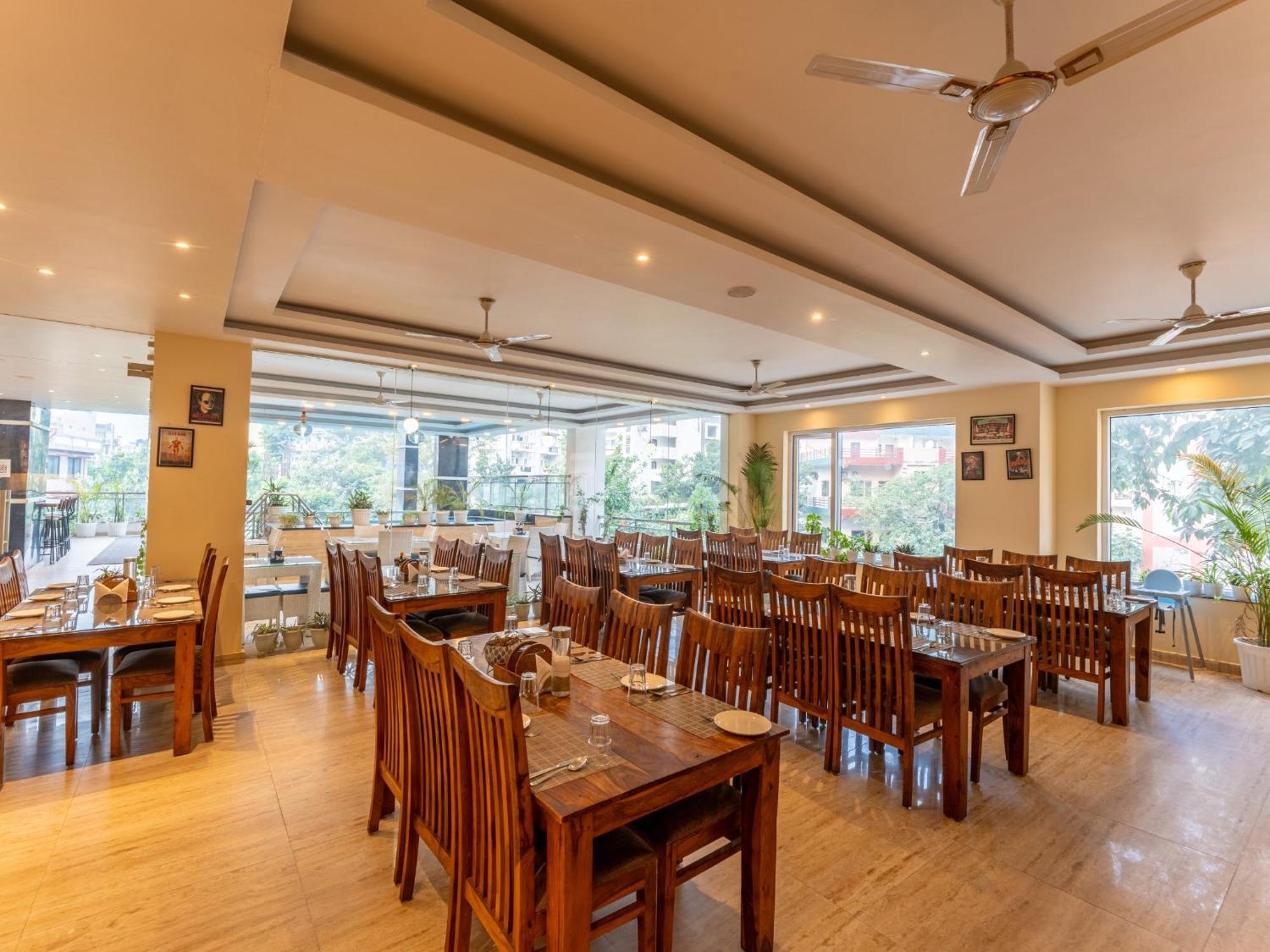 Moustache Rishikesh Luxuria Hostel Εξωτερικό φωτογραφία