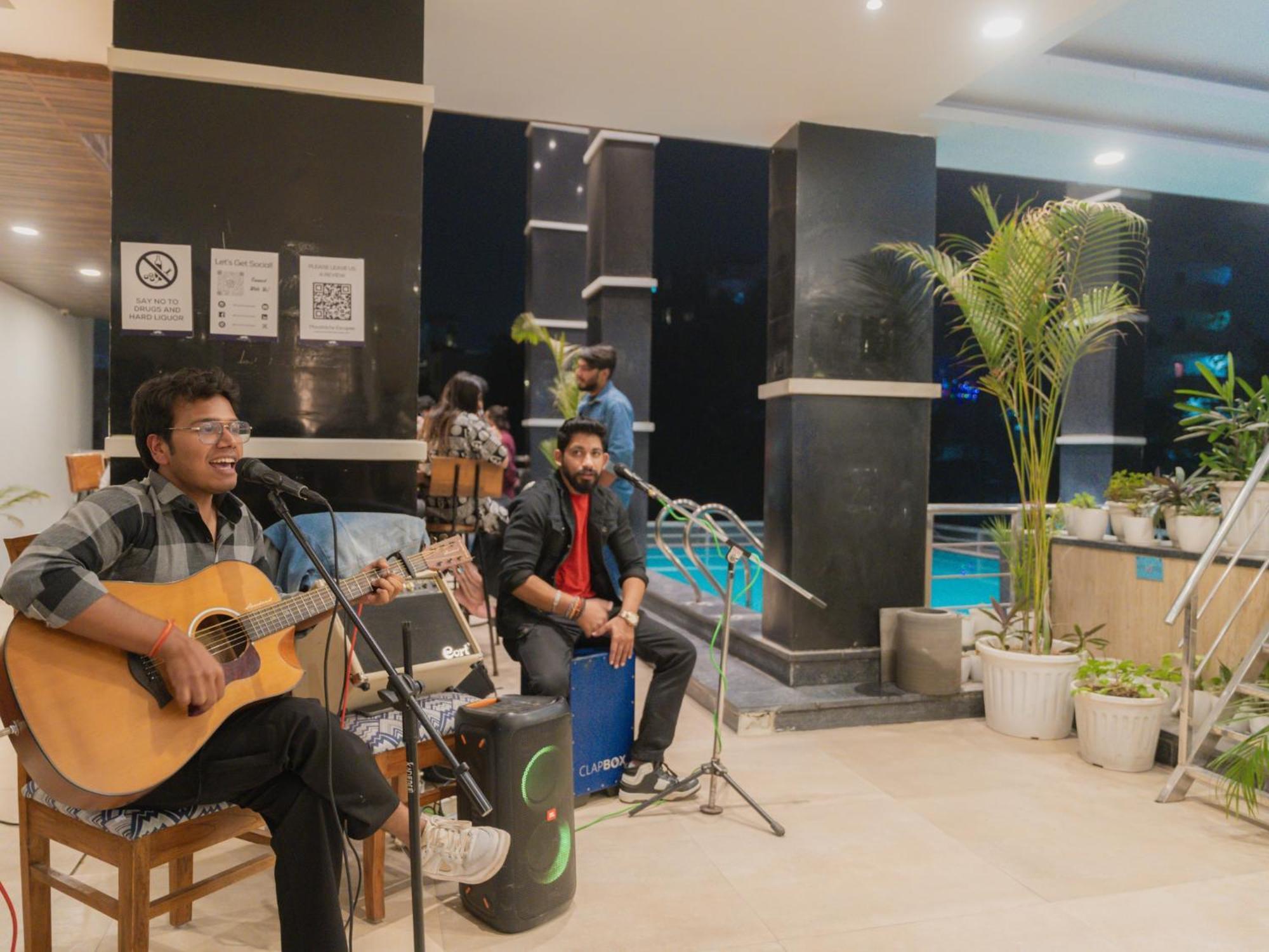 Moustache Rishikesh Luxuria Hostel Εξωτερικό φωτογραφία